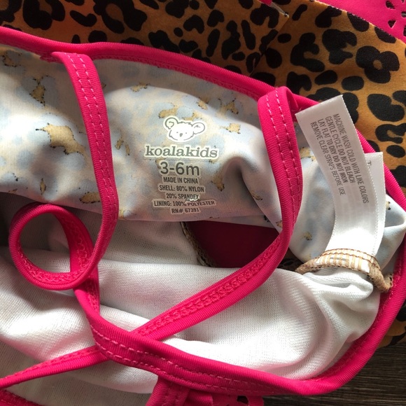 Leopard print and pink swimsuit - Picture 3 of 3